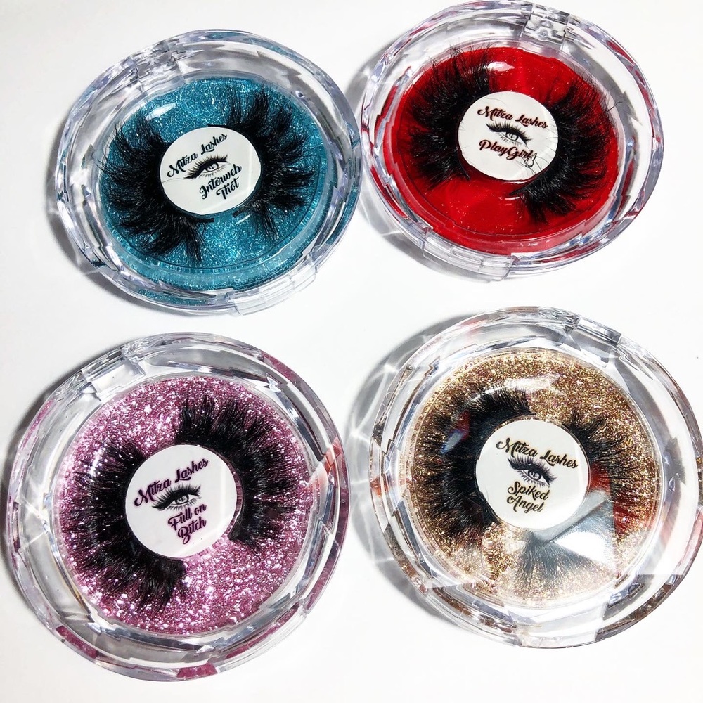 Four styles of eyelashes